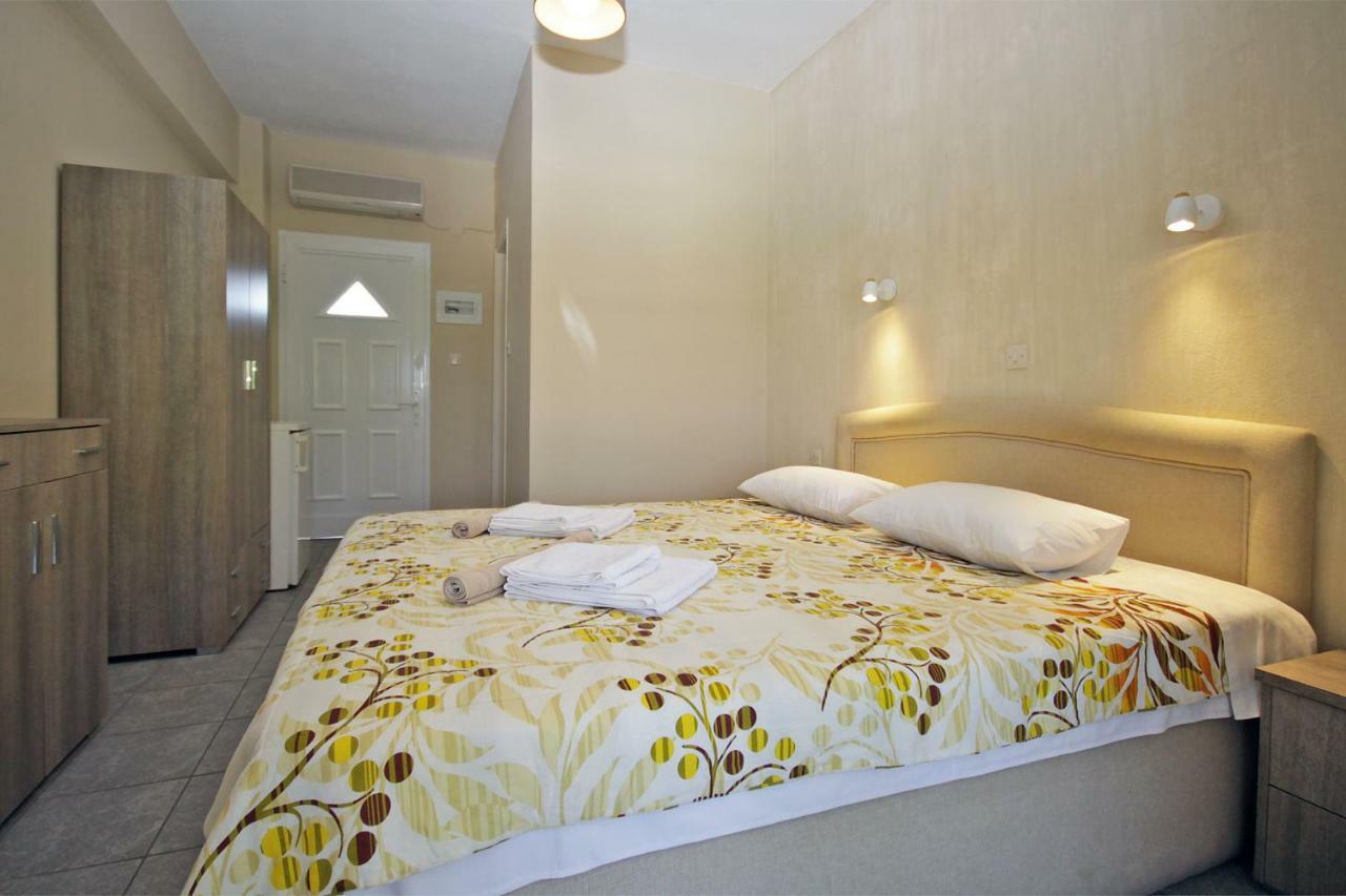 Funbeach Rooms Neos Marmaras Exteriér fotografie